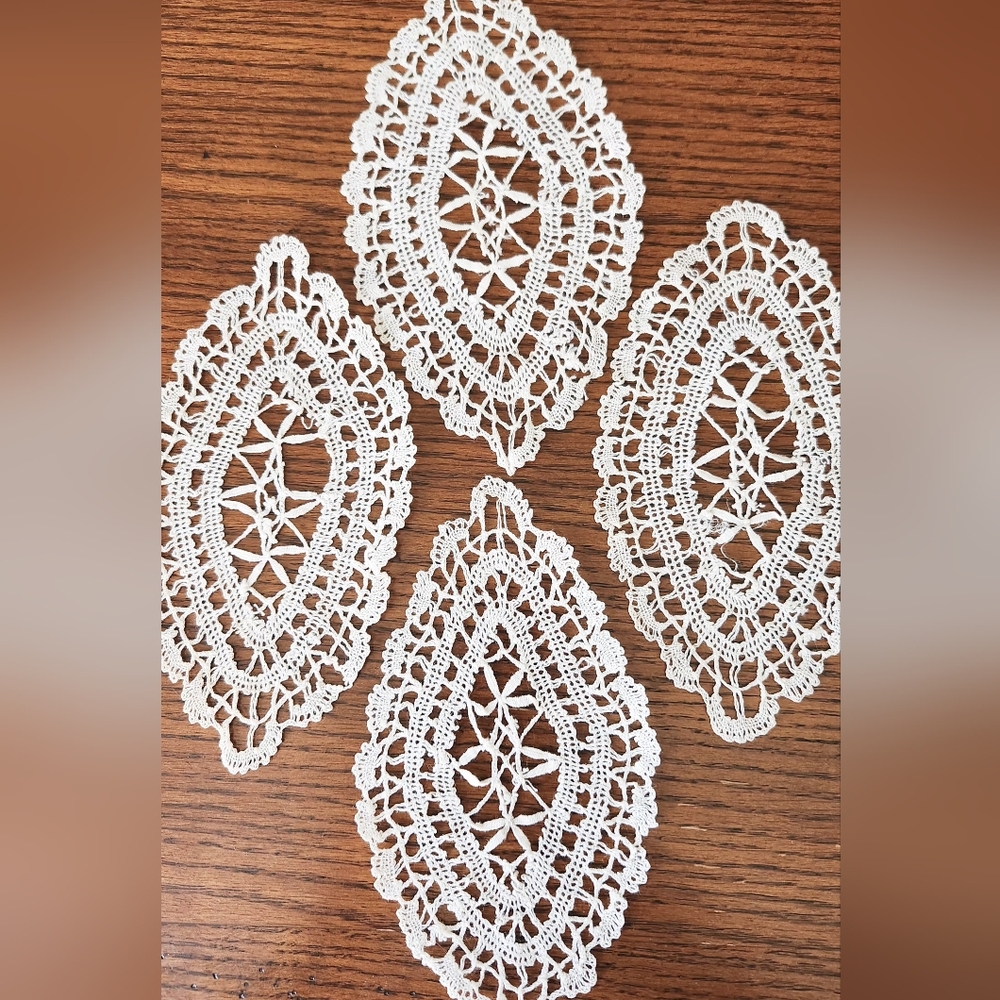 SET OF 4 CLUNY LACE "COASTERS" HANDMADE